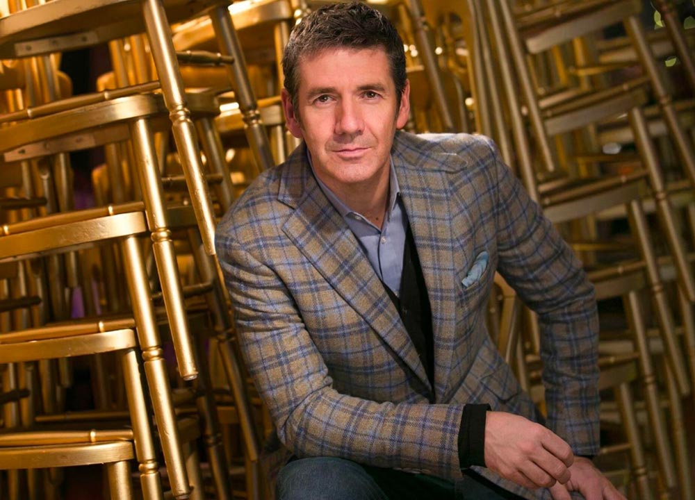 Dougie-Vipond-suit
