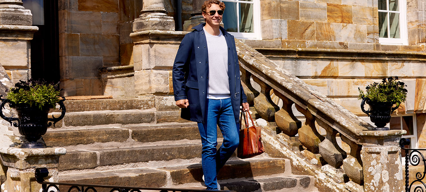 Jamie-Ritchie-wearing-blue-jeans
